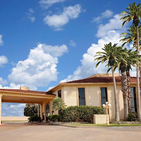 Super 8 By Wyndham Corpus Christi Northwest Motel Exterior photo