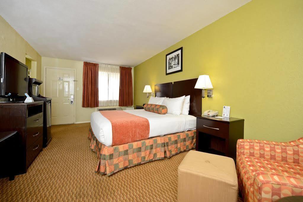 Super 8 By Wyndham Corpus Christi Northwest Motel Exterior photo