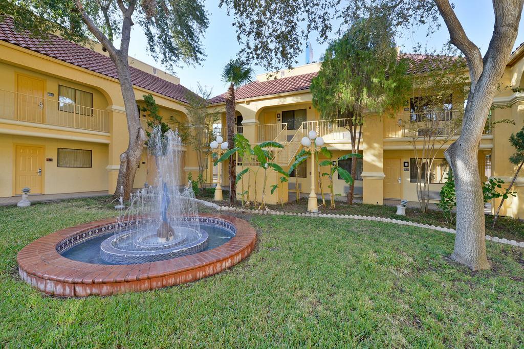 Super 8 By Wyndham Corpus Christi Northwest Motel Exterior photo
